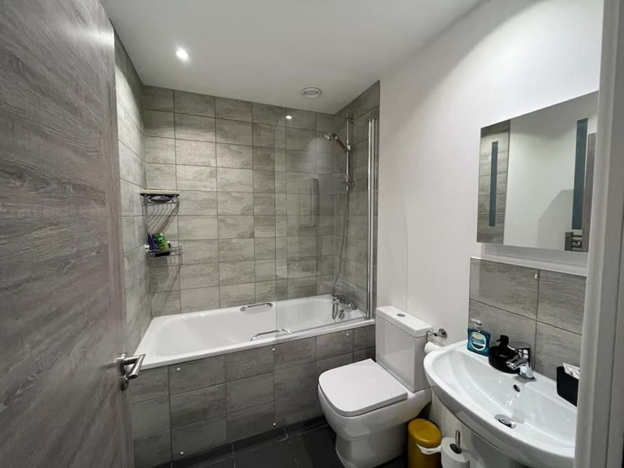 Bayard Luxe 2 Bedroom Penthouse Duplex Peterborough Extérieur photo